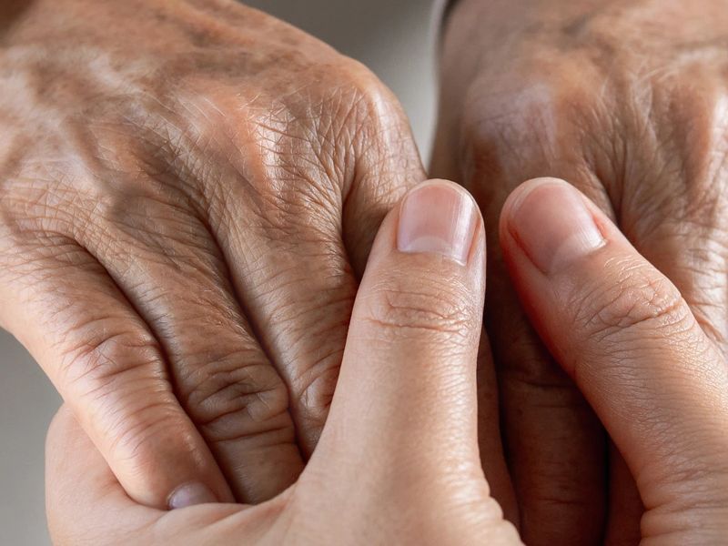 Memory care specialist with elderly patient
